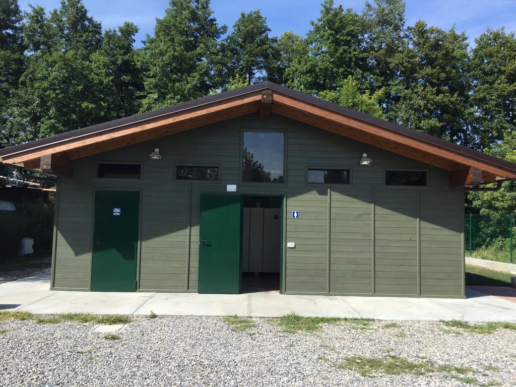 Camping Montorfano Exterior photo